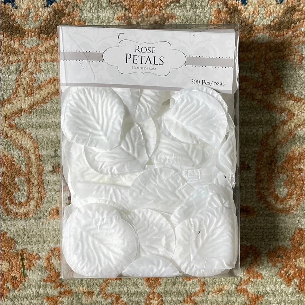 Bulk Pack of 300 Fake White Rose Petals For Weddings, Birthdays, Anniversaries